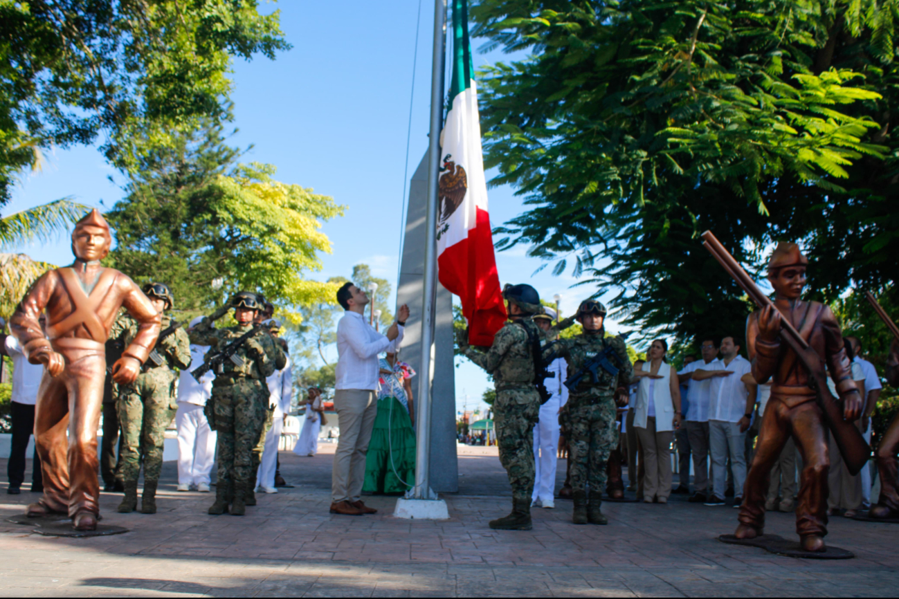 Eric Rihani encabezó su primer festejo patrio como Alcalde de Progreso Eric Rihani encabezó su primer festejo patrio como Alcalde de Progreso
