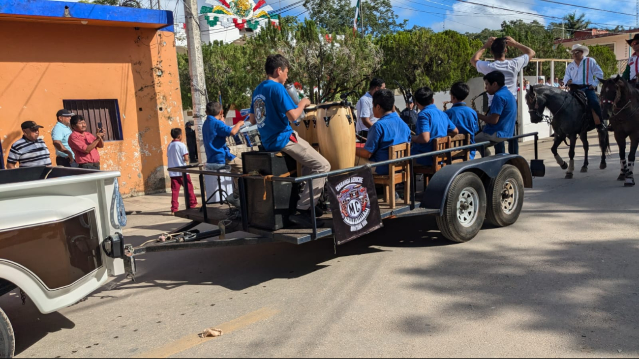 La ceremonia cívica comenzó muy temprano en la mañana La ceremonia cívica comenzó muy temprano en la mañana