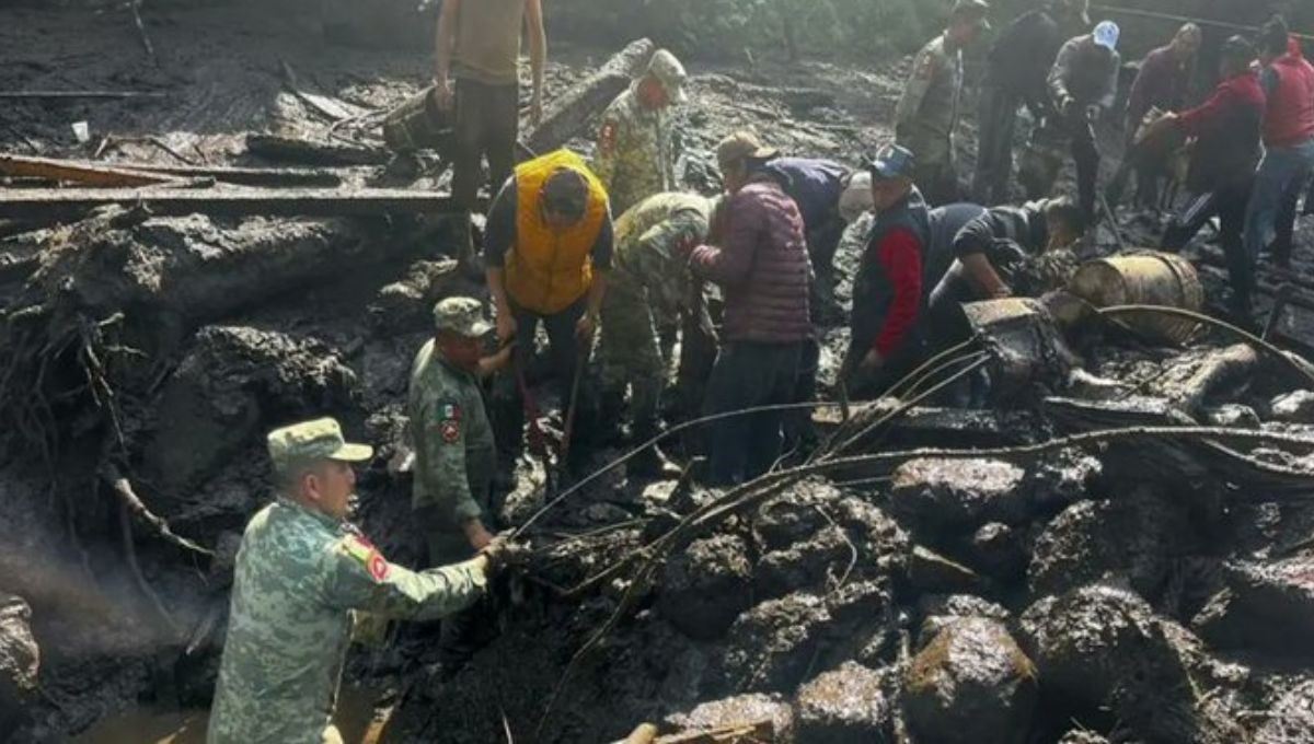 Los equipos de rescate siguen buscando a seis personas atrapadas bajo los escombros Los equipos de rescate siguen buscando a seis personas atrapadas bajo los escombros