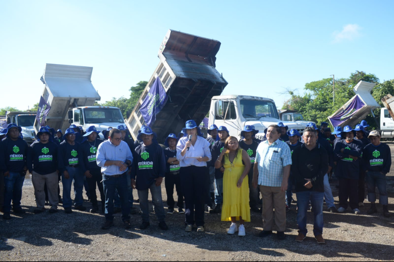 Cecilia Patrón mantiene su propósito de bachear calles de Mérida Cecilia Patrón mantiene su propósito de bachear calles de Mérida