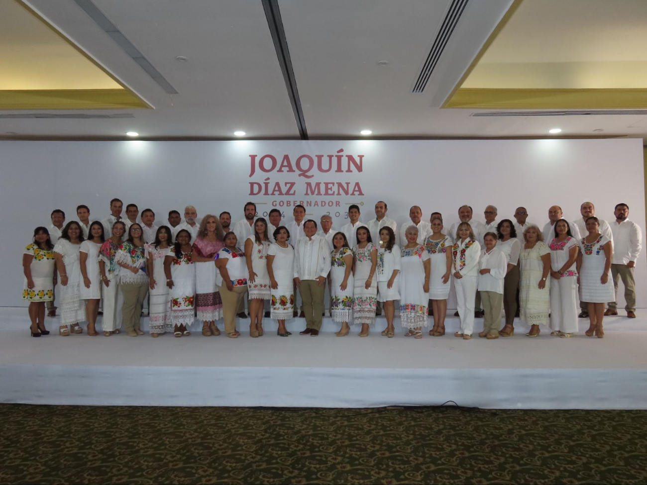Joaquín Díaz Mena presenta a su gabinete Joaquín Díaz Mena presenta a su gabinete