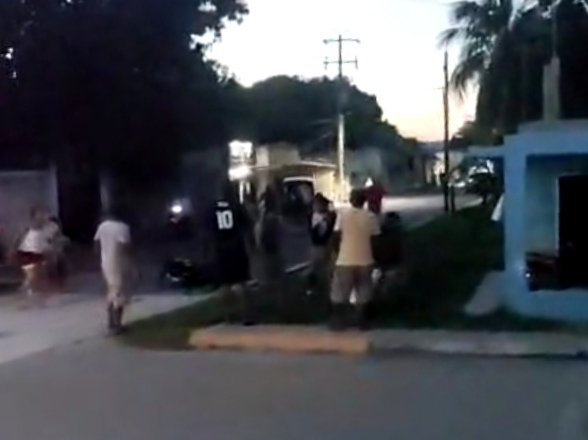 La pelea comenzó por una discusión verbal y escaló a violencia física La pelea comenzó por una discusión verbal y escaló a violencia física