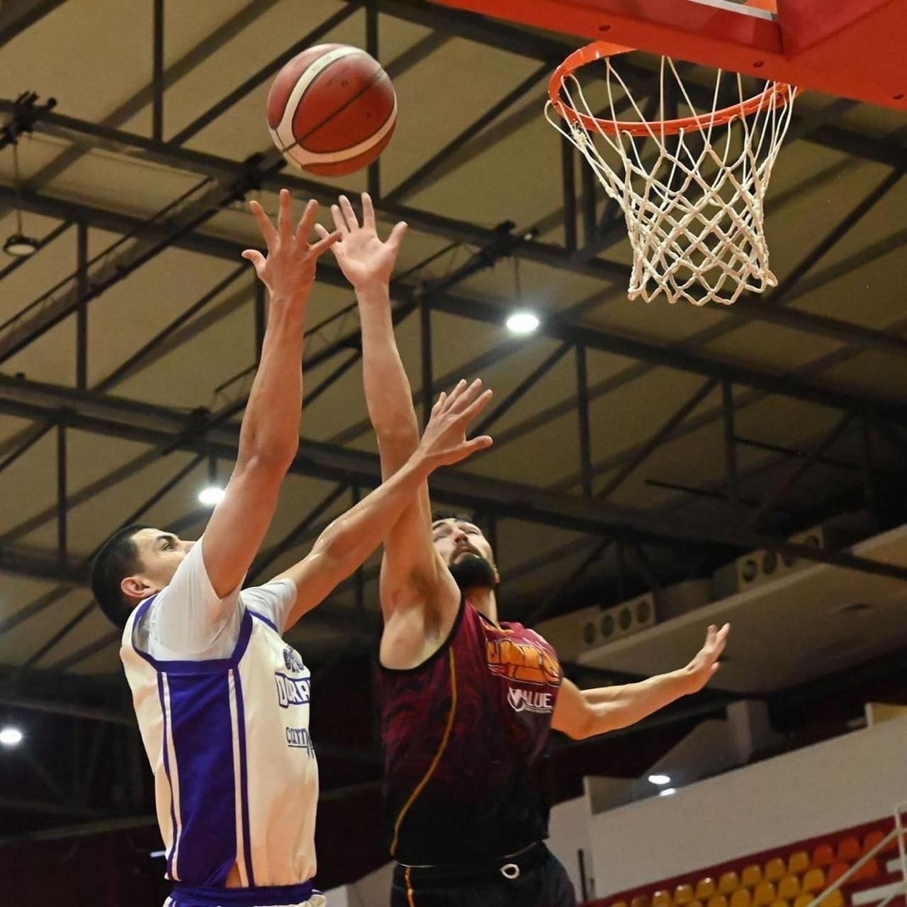 os jugadores más destacados por El Calor fueron Archie Goodwin que anotó 14 puntos, le siguió Martín “Tincho” Fernández con 13 os jugadores más destacados por El Calor fueron Archie Goodwin que anotó 14 puntos, le siguió Martín “Tincho” Fernández con 13
