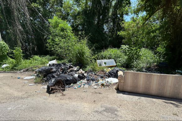 Denuncian basurero clandestino en Infonavit Payo Obispo