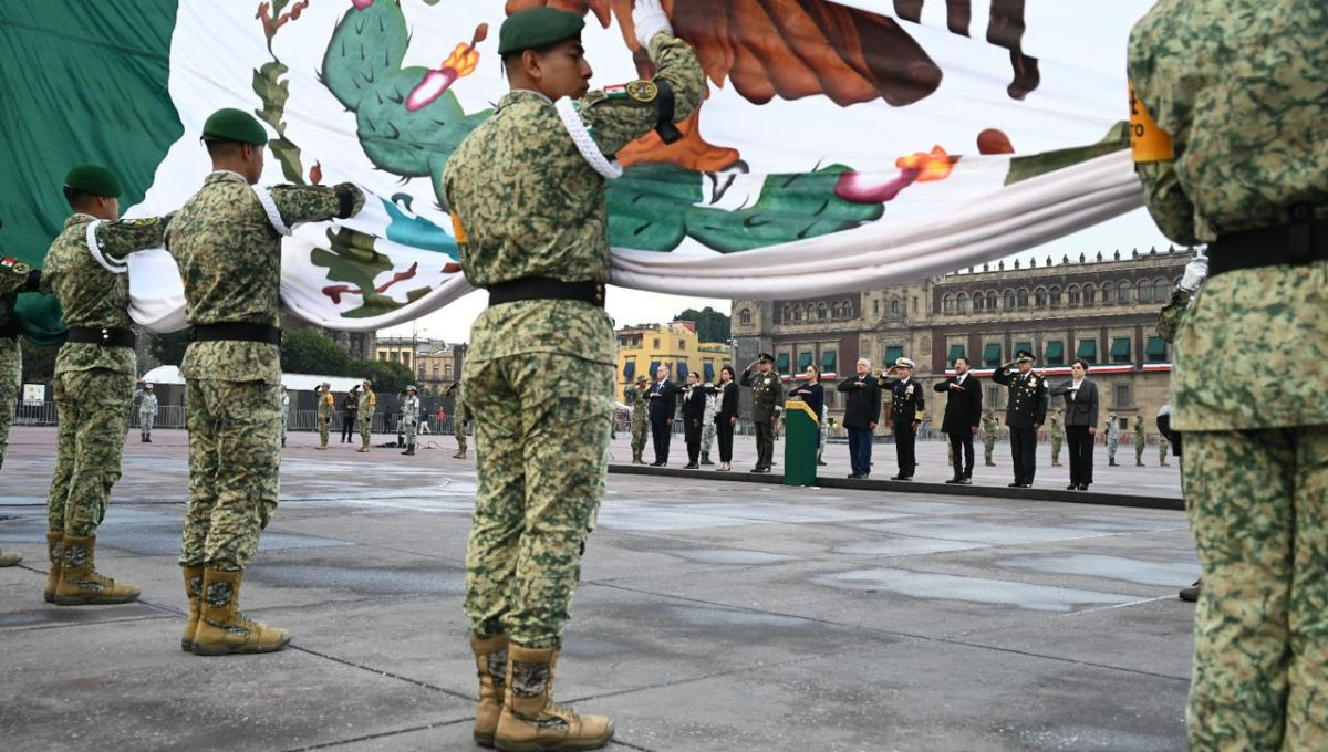 Izamiento de bandera en memoria de las víctimas de los sismos de 1985 y 2017 Izamiento de bandera en memoria de las víctimas de los sismos de 1985 y 2017