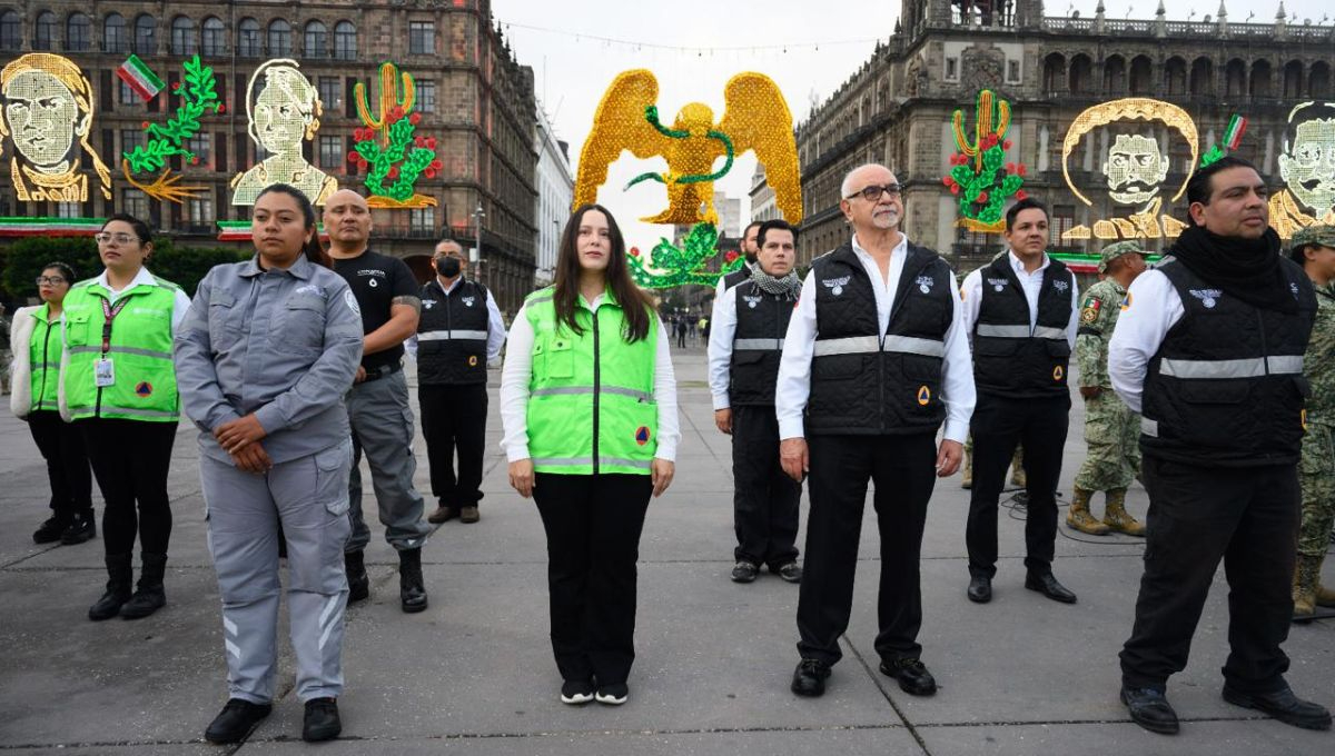 Izamiento de bandera en memoria de las víctimas de los sismos de 1985 y 2017 Izamiento de bandera en memoria de las víctimas de los sismos de 1985 y 2017