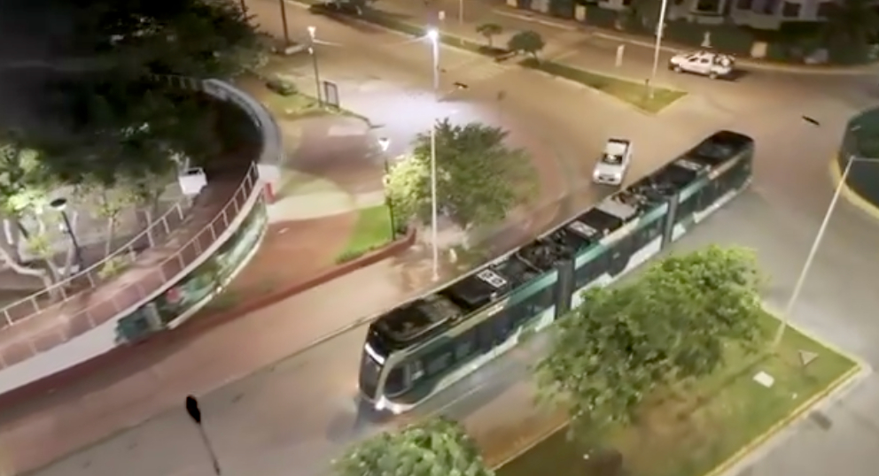 Layda Sansores comparte video de las primeras pruebas del tren ligero de Campeche