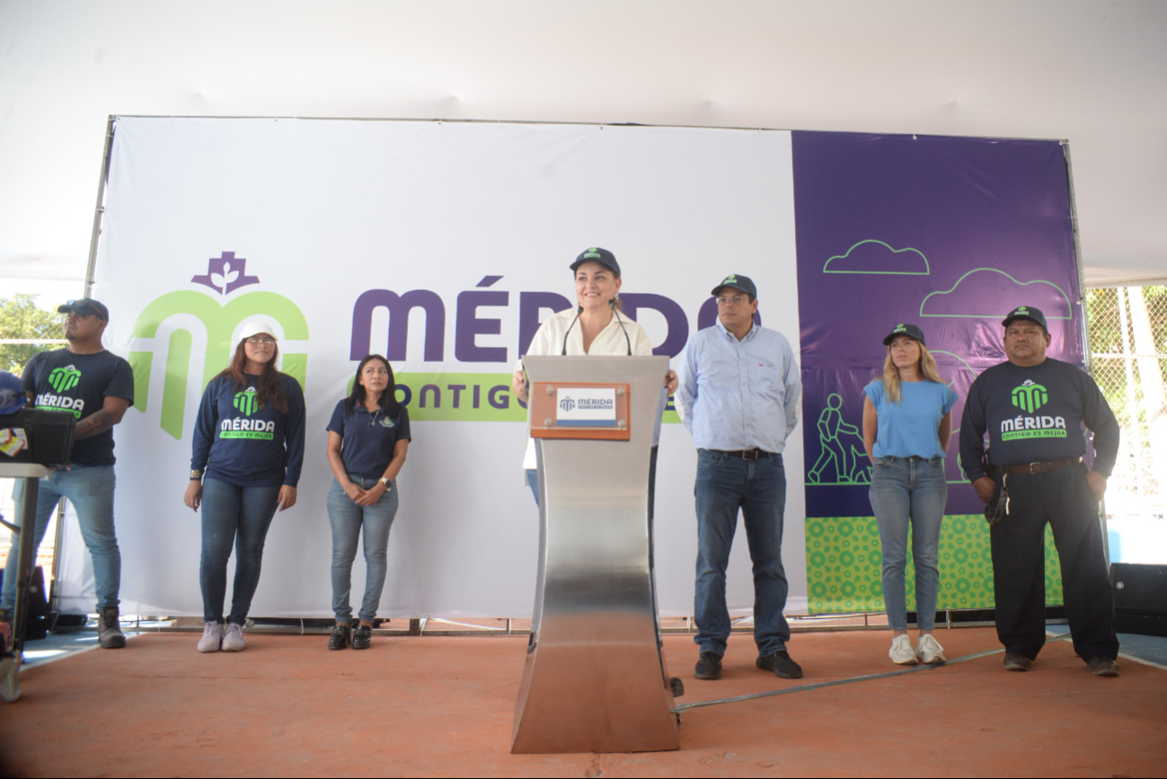 Dan banderazo de salida a las cuadrillas municipales Dan banderazo de salida a las cuadrillas municipales