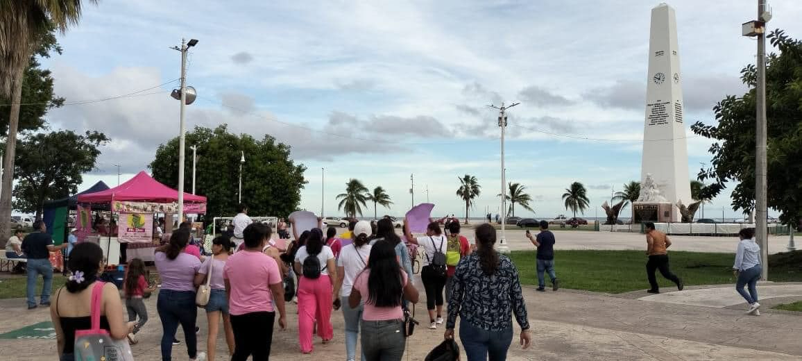 La marcha terminó se dirigió hacia el Congreso del Estado La marcha terminó se dirigió hacia el Congreso del Estado