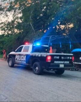 Sujetos comen en un puesto de comida y se van sin pagar en  José María Morelos
