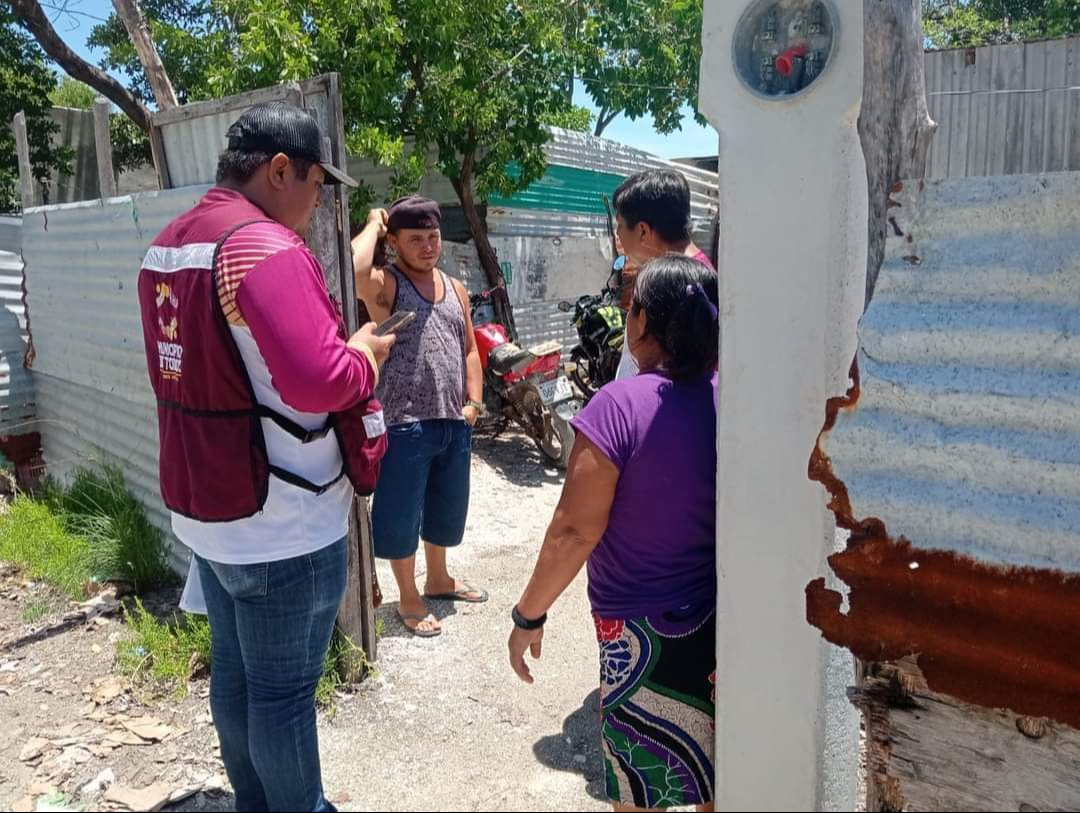 Personal de Zofemat entrevistó a más de 10 familias en el asentamiento irregular Caracolito en Isla Aguada. Personal de Zofemat entrevistó a más de 10 familias en el asentamiento irregular Caracolito en Isla Aguada.