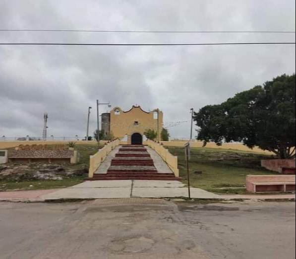 El portón de atrás de la parroquia de Sacalum fue forzado por un amante de lo ajeno El portón de atrás de la parroquia de Sacalum fue forzado por un amante de lo ajeno