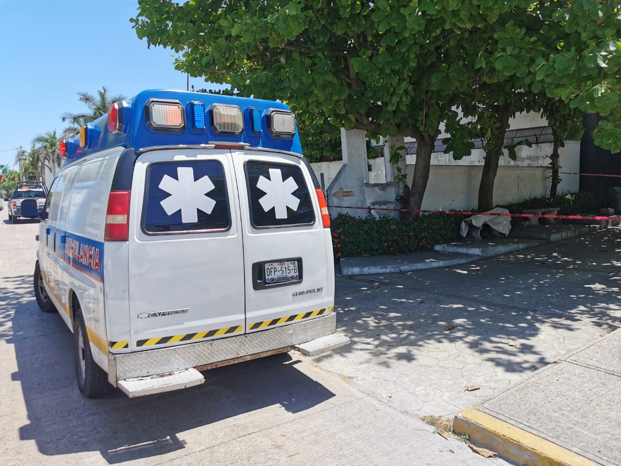 Encargados de un expendio solicitaron ayuda al encontrar al hombre sin responder Encargados de un expendio solicitaron ayuda al encontrar al hombre sin responder