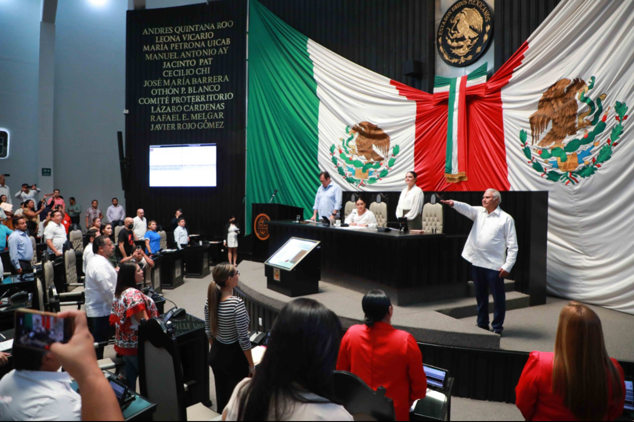Fiscal general de Quintana Roo rinde protesta pese a la violencia en el estado Fiscal general de Quintana Roo rinde protesta pese a la violencia en el estado