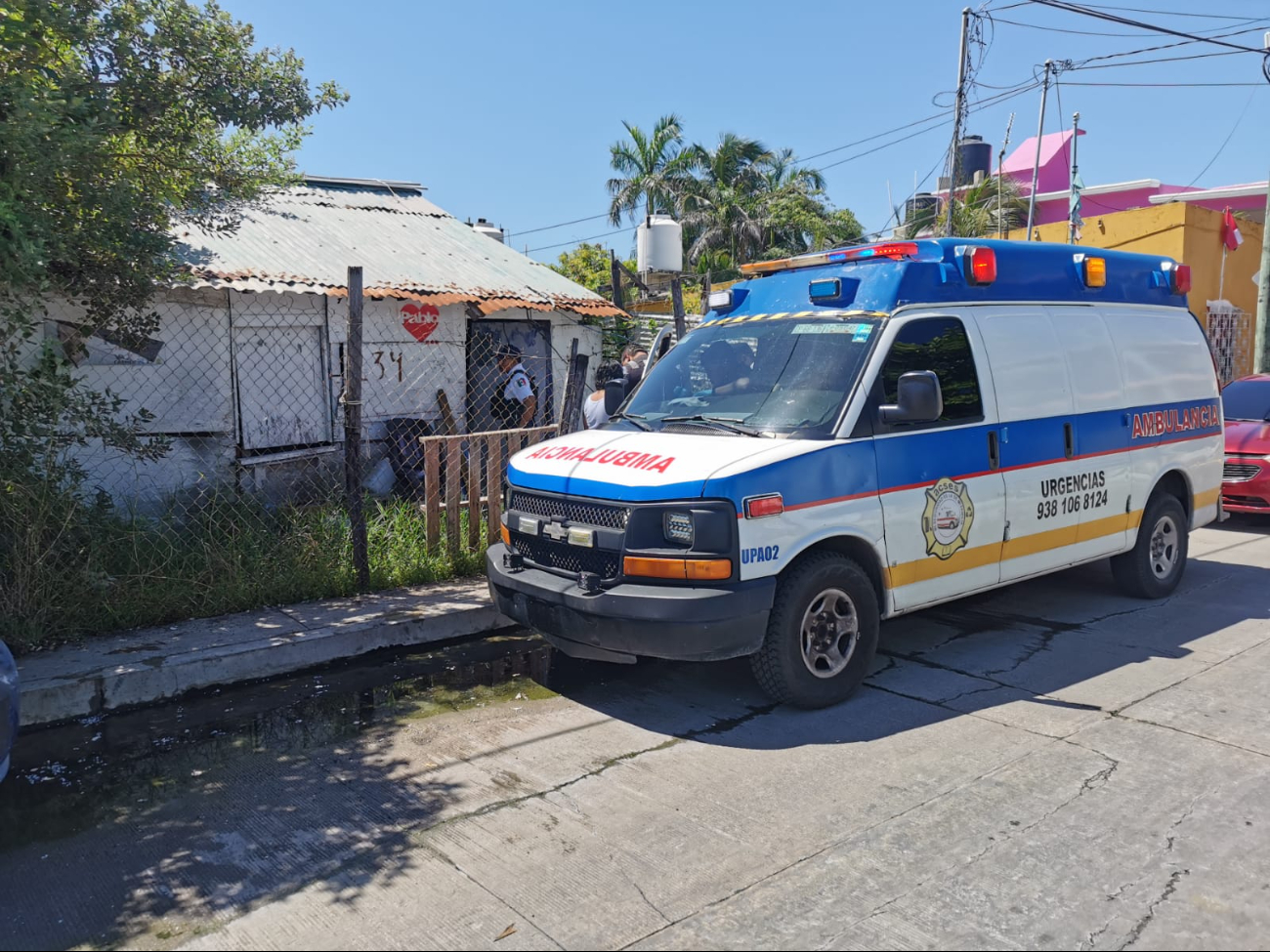 La policía acordonó la zona mientras llegaba el Servicio Médico Forense La policía acordonó la zona mientras llegaba el Servicio Médico Forense