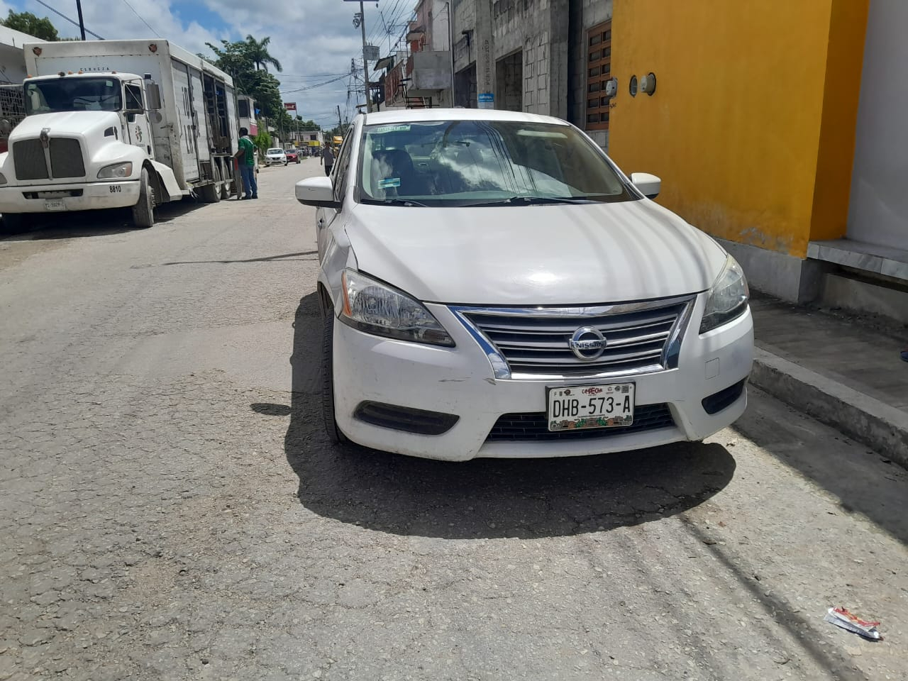 La propietaria del automóvil solicitó ayuda a la Guardia Nacional La propietaria del automóvil solicitó ayuda a la Guardia Nacional