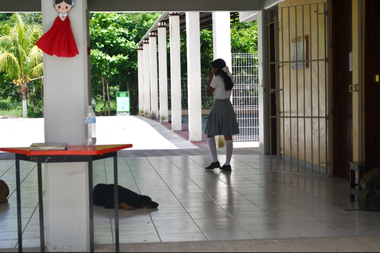 Las autoridades escolares y el Secretario de Educación acudieron al hospital para apoyar a los familiares Las autoridades escolares y el Secretario de Educación acudieron al hospital para apoyar a los familiares