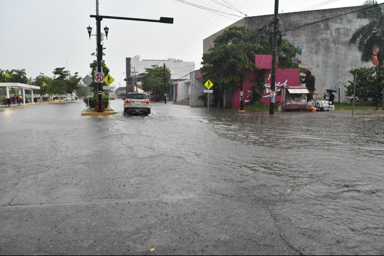 Las lluvias estarán acompañadas de descargas eléctricas y rachas de viento debido a la Onda Tropical no. 24 y otras condiciones meteorológicas Las lluvias estarán acompañadas de descargas eléctricas y rachas de viento debido a la Onda Tropical no. 24 y otras condiciones meteorológicas