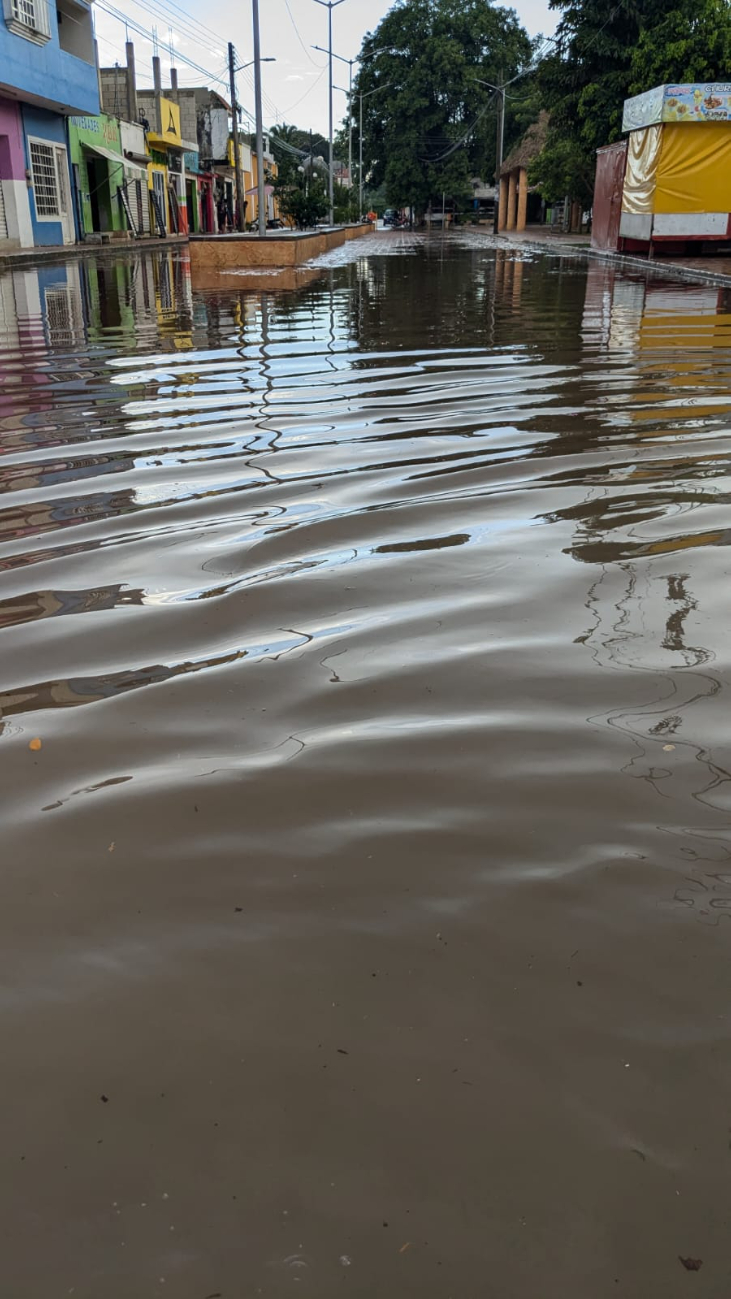 Lluvias provocan inundaciones en calles del centro y el parque central Lluvias provocan inundaciones en calles del centro y el parque central