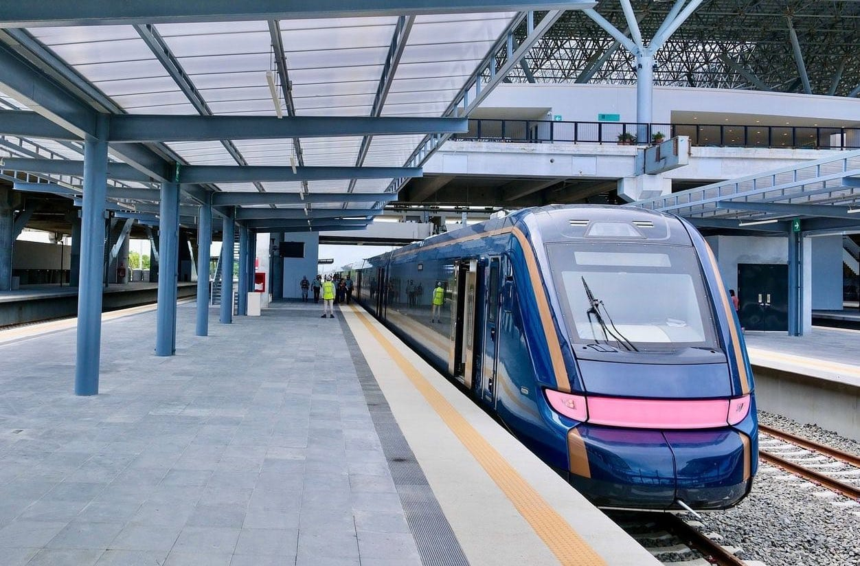 El nuevo modelo que entró en operaciones cuenta con camarotes para viajes largos / Por Esto! El nuevo modelo que entró en operaciones cuenta con camarotes para viajes largos / Por Esto!