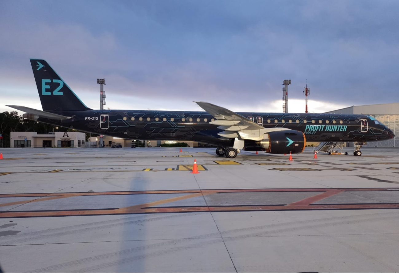 La aeronave tiene capacidad para 132 pasajeros y destaca por su eficiencia en combustible y tecnología avanzada La aeronave tiene capacidad para 132 pasajeros y destaca por su eficiencia en combustible y tecnología avanzada