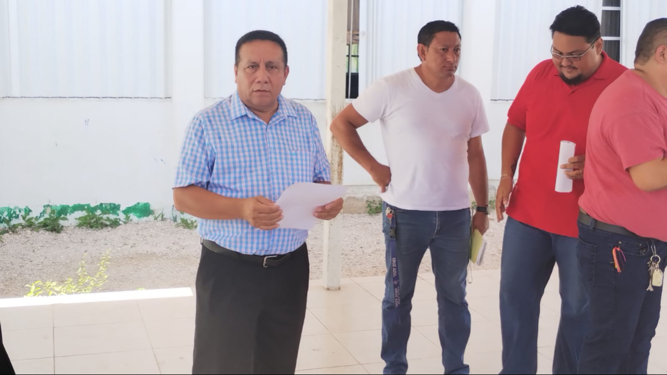 Padres de familia se manifiestan en primaria de Playa del Carmen Padres de familia se manifiestan en primaria de Playa del Carmen