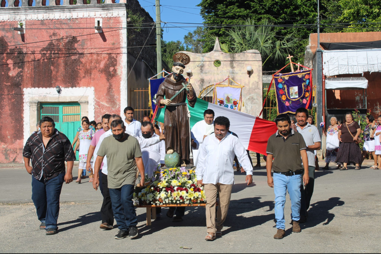 Se tienen contempladas regias vaquerías, corridas de toros, procesiones y misas, entre otras actividades Yaxcabá Se tienen contempladas regias vaquerías, corridas de toros, procesiones y misas, entre otras actividades Yaxcabá
