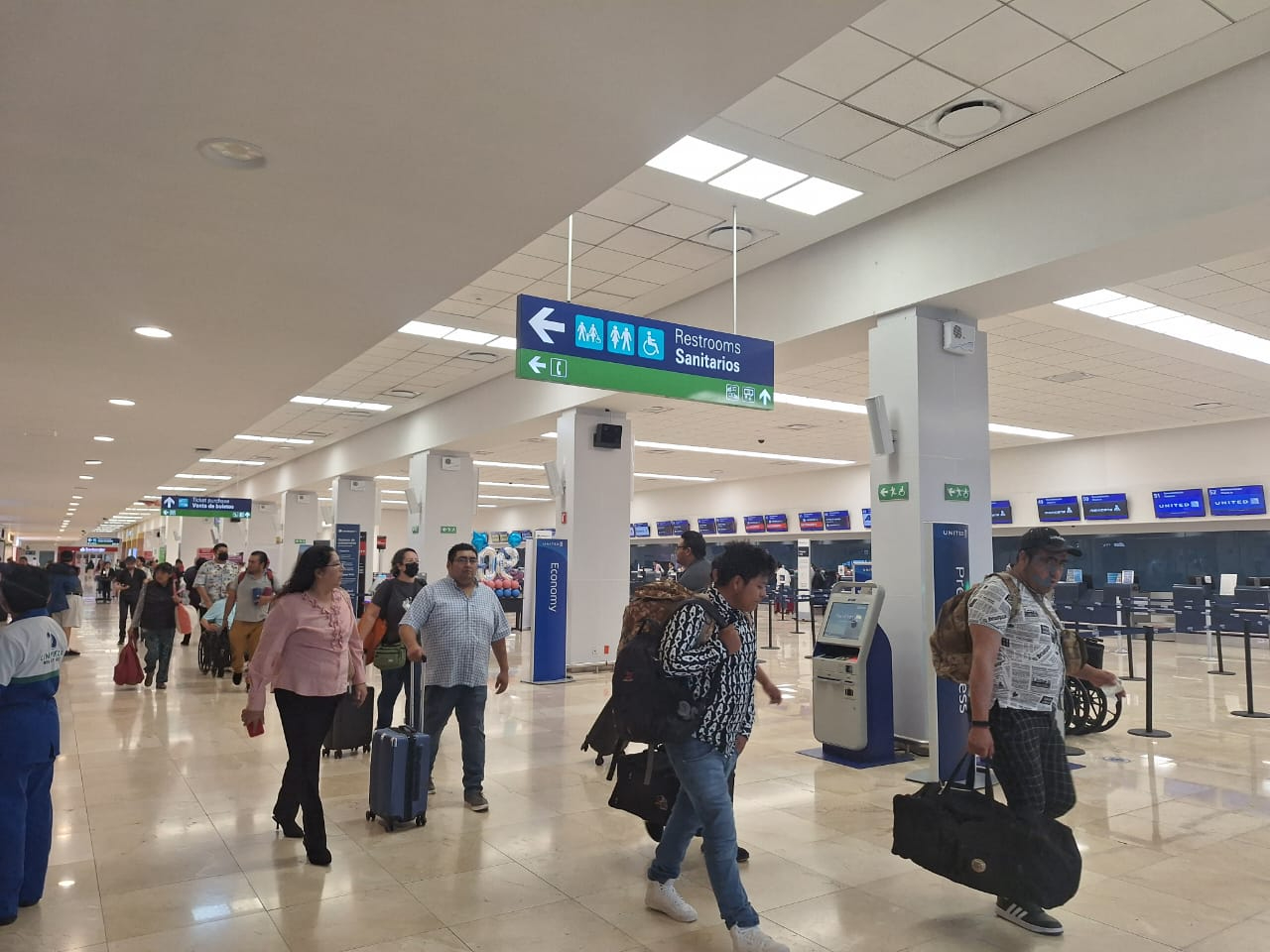 Hay una buena afluencia de pasajeros en la terminal Hay una buena afluencia de pasajeros en la terminal