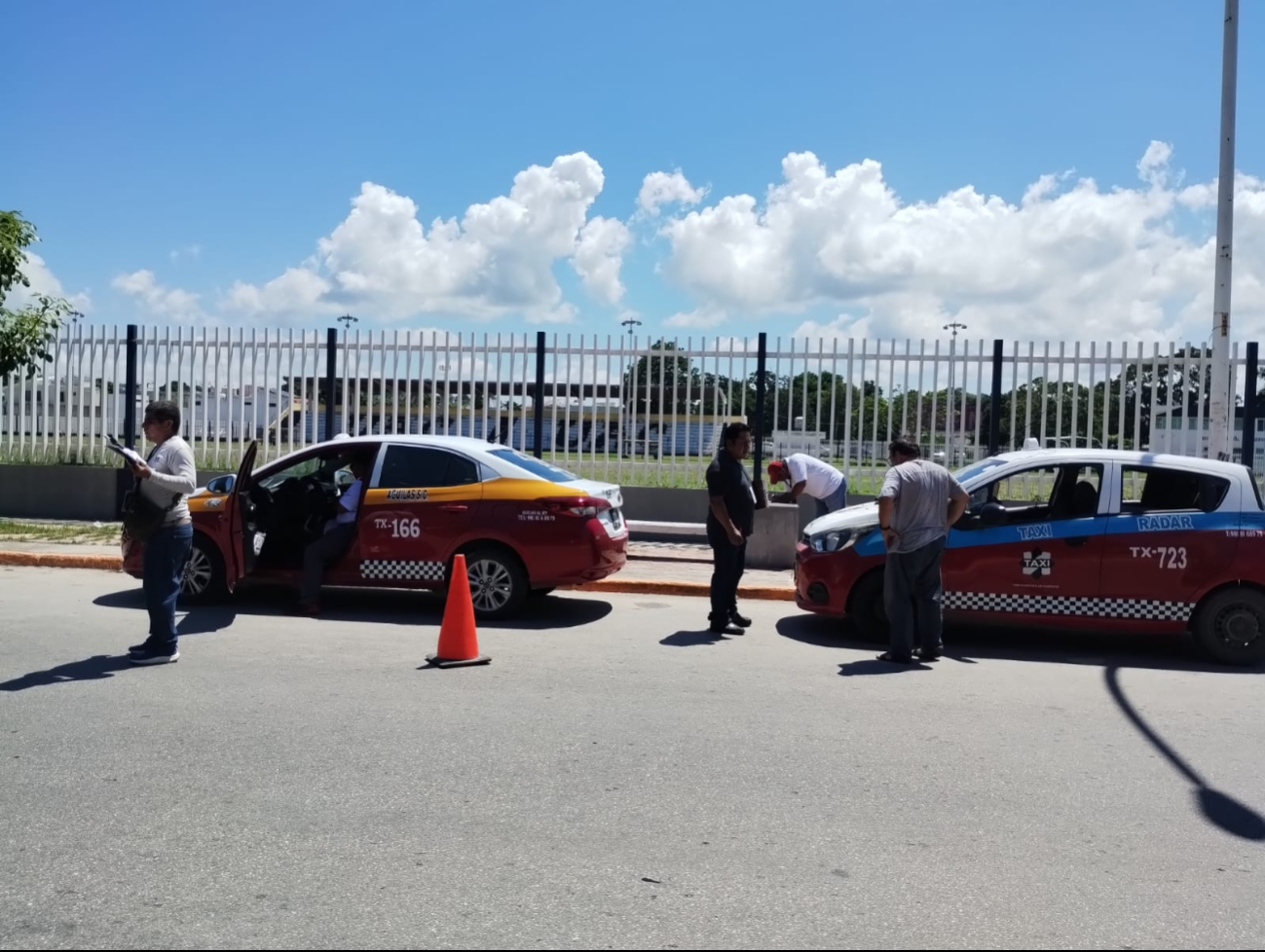 De 20 taxis revisados, una infracción y cinco exhortos De 20 taxis revisados, una infracción y cinco exhortos