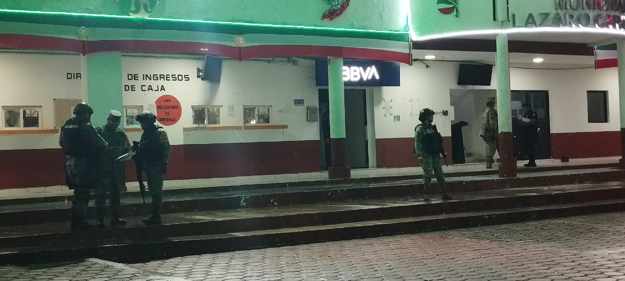 Elementos de la Marina y la SEDENA ingresaron a Holbox para apoyar con la vigilancia y el desazolve Elementos de la Marina y la SEDENA ingresaron a Holbox para apoyar con la vigilancia y el desazolve