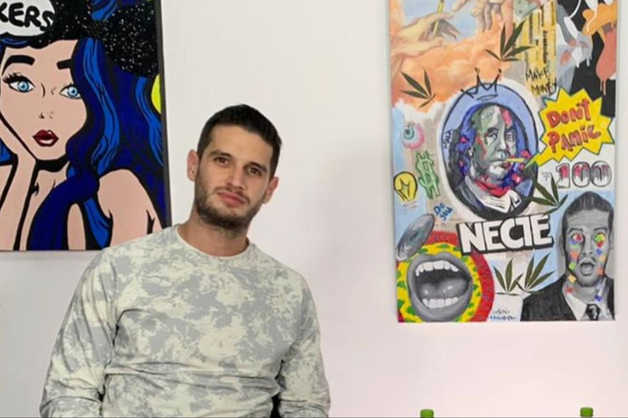 Adrián Marcelo regresó rodeado de gente y muestras de apoyo a su favor Adrián Marcelo regresó rodeado de gente y muestras de apoyo a su favor