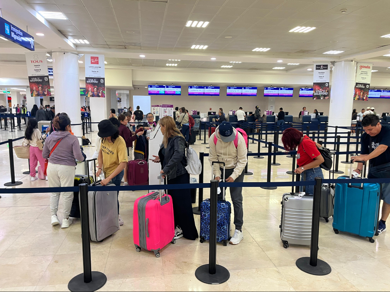 Aerolíneas del aeropuerto de Cancún informarán hasta dentro de las próximas horas Aerolíneas del aeropuerto de Cancún informarán hasta dentro de las próximas horas