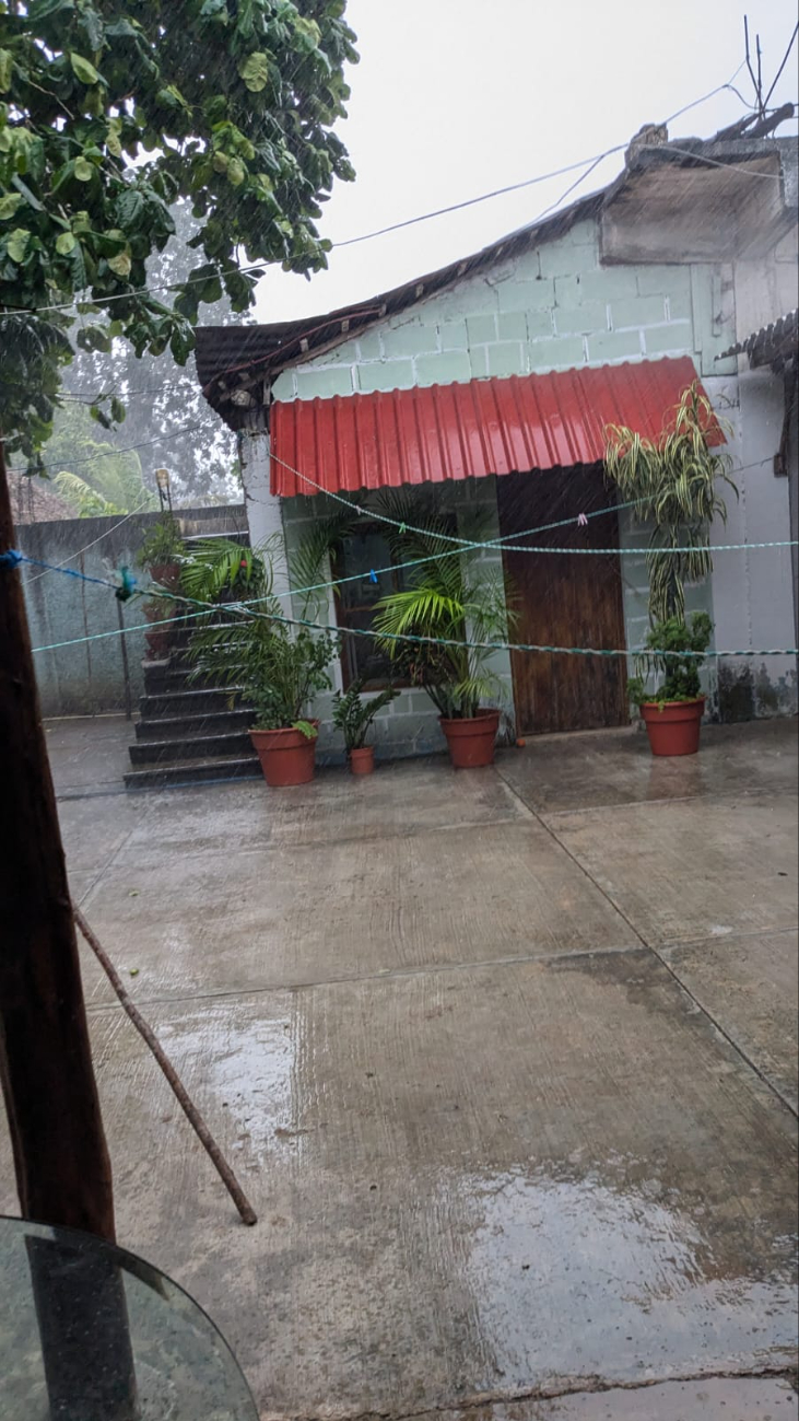 Inicia primer aguacero en José María Morelos por la Tormenta Tropical "Helene"