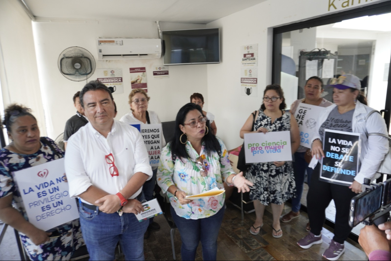 ‘Aborto no es un derecho humano’, decían carteles que portaban ‘Aborto no es un derecho humano’, decían carteles que portaban
