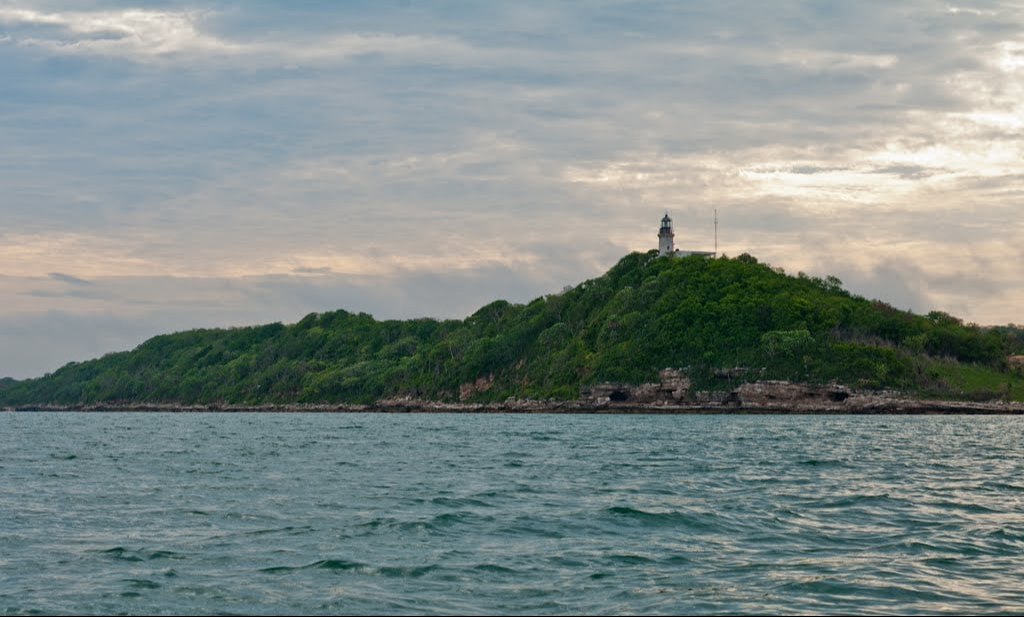 El faro del morro se encuentra en Seybaplaya, Campeche El faro del morro se encuentra en Seybaplaya, Campeche