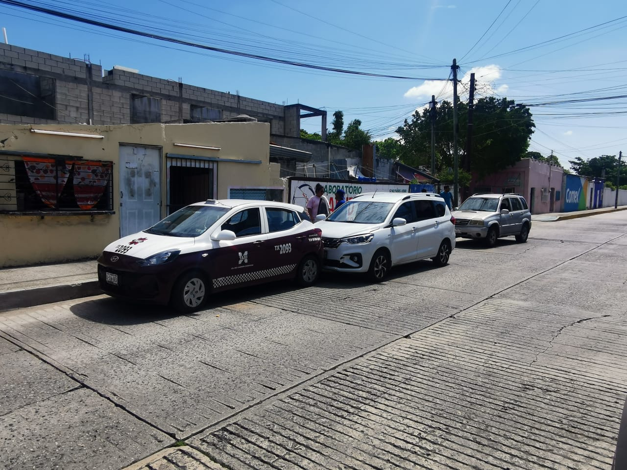 Una carambola entre tres vehículos en la colonia Aviación resultó en daños materiales de regular cuantía Una carambola entre tres vehículos en la colonia Aviación resultó en daños materiales de regular cuantía