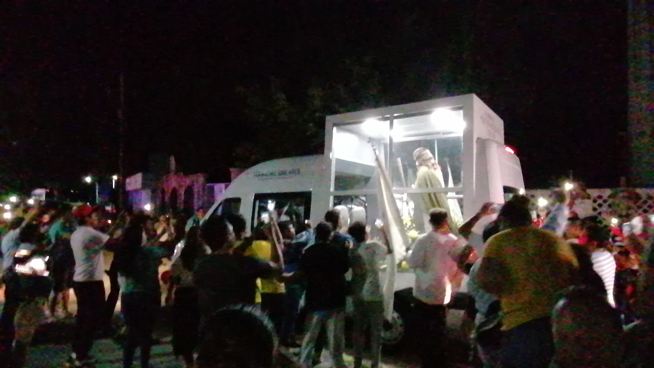 Con cantos y alegría recibieron al Santo Con cantos y alegría recibieron al Santo