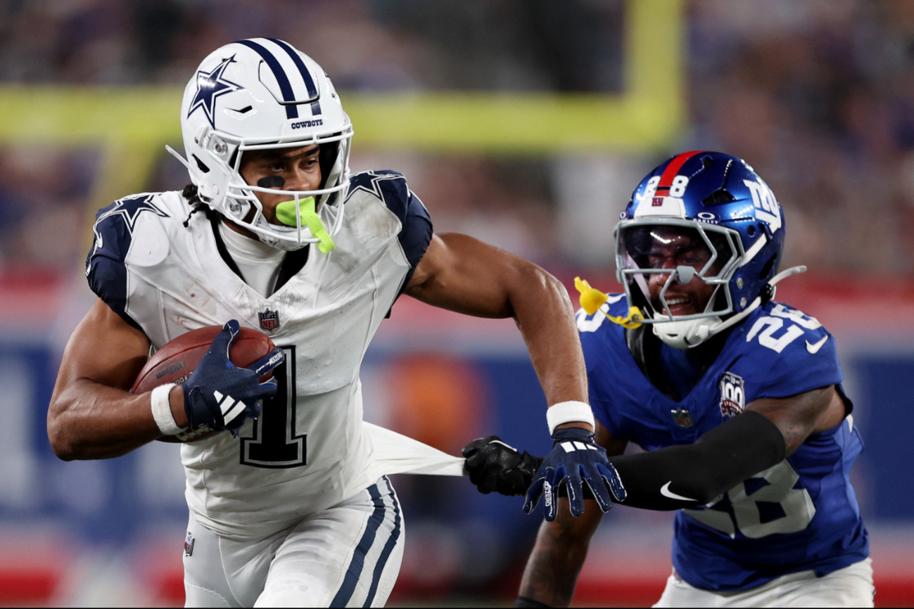 Dak Prescott durante el duelo de la Semana 4