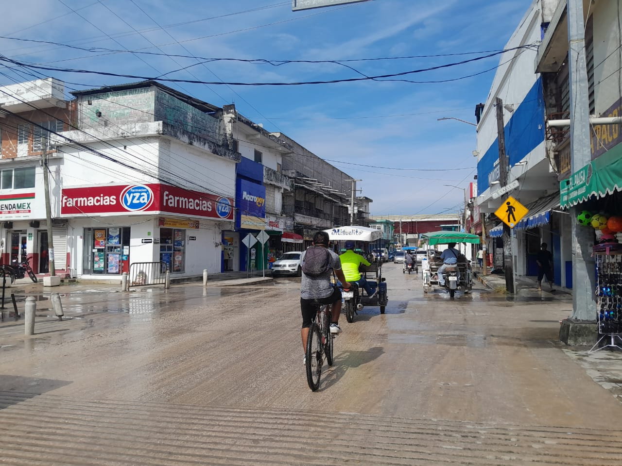 La lluvia es causada por los remanentes del huracán John, que se dirige a las costas de Michoacán La lluvia es causada por los remanentes del huracán John, que se dirige a las costas de Michoacán