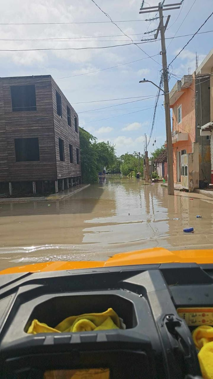 El nivel del agua en las calles no ha bajado El nivel del agua en las calles no ha bajado
