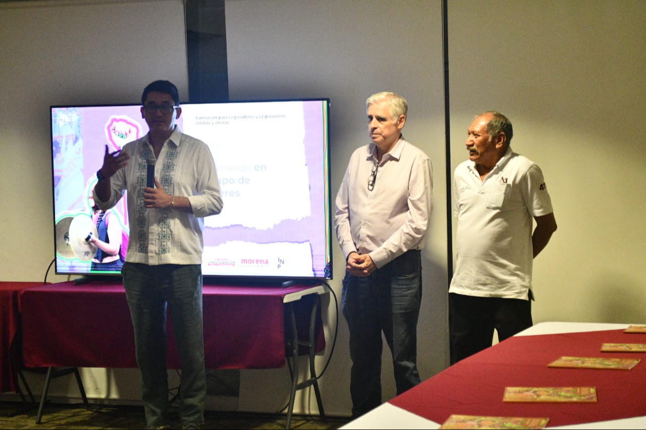 Erick Reyes León, presidente estatal de Morena, resaltó la importancia de la capacitación para la nueva Legislatura y las 13 alcaldías Erick Reyes León, presidente estatal de Morena, resaltó la importancia de la capacitación para la nueva Legislatura y las 13 alcaldías