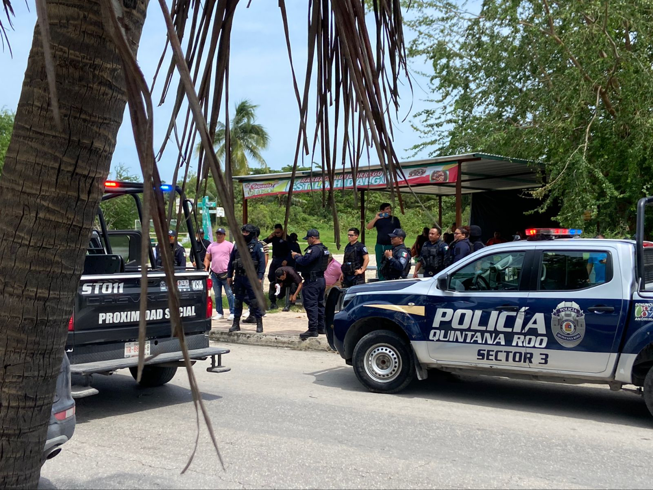 Riña entre Ubers y taxistas en la avenida Bonampak Riña entre Ubers y taxistas en la avenida Bonampak