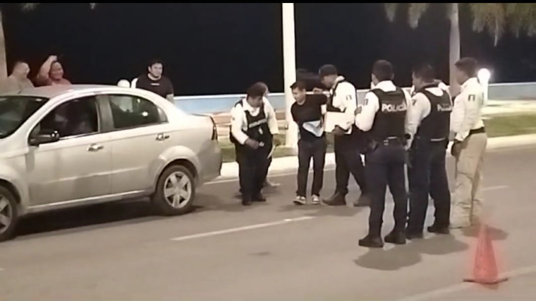 Seis ciudadanos fueron detenidos por manejar bajo los efectos del alcohol en un operativo en el Malecón de Campeche Seis ciudadanos fueron detenidos por manejar bajo los efectos del alcohol en un operativo en el Malecón de Campeche