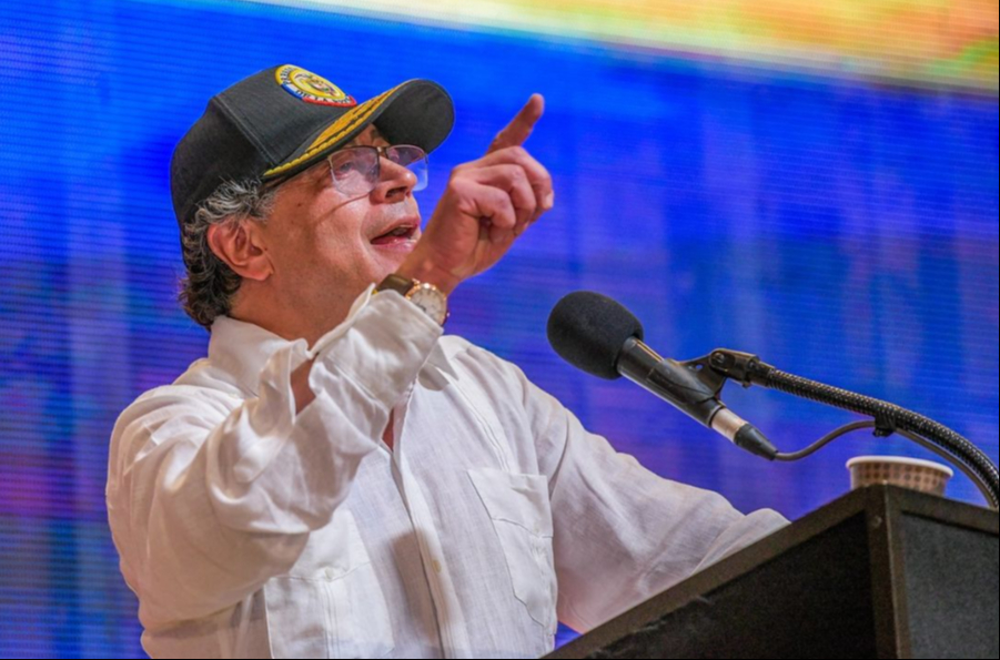 Gustavo Petro cuestionó las acciones de Estados Unidos con los migrantes colombianos Gustavo Petro cuestionó las acciones de Estados Unidos con los migrantes colombianos