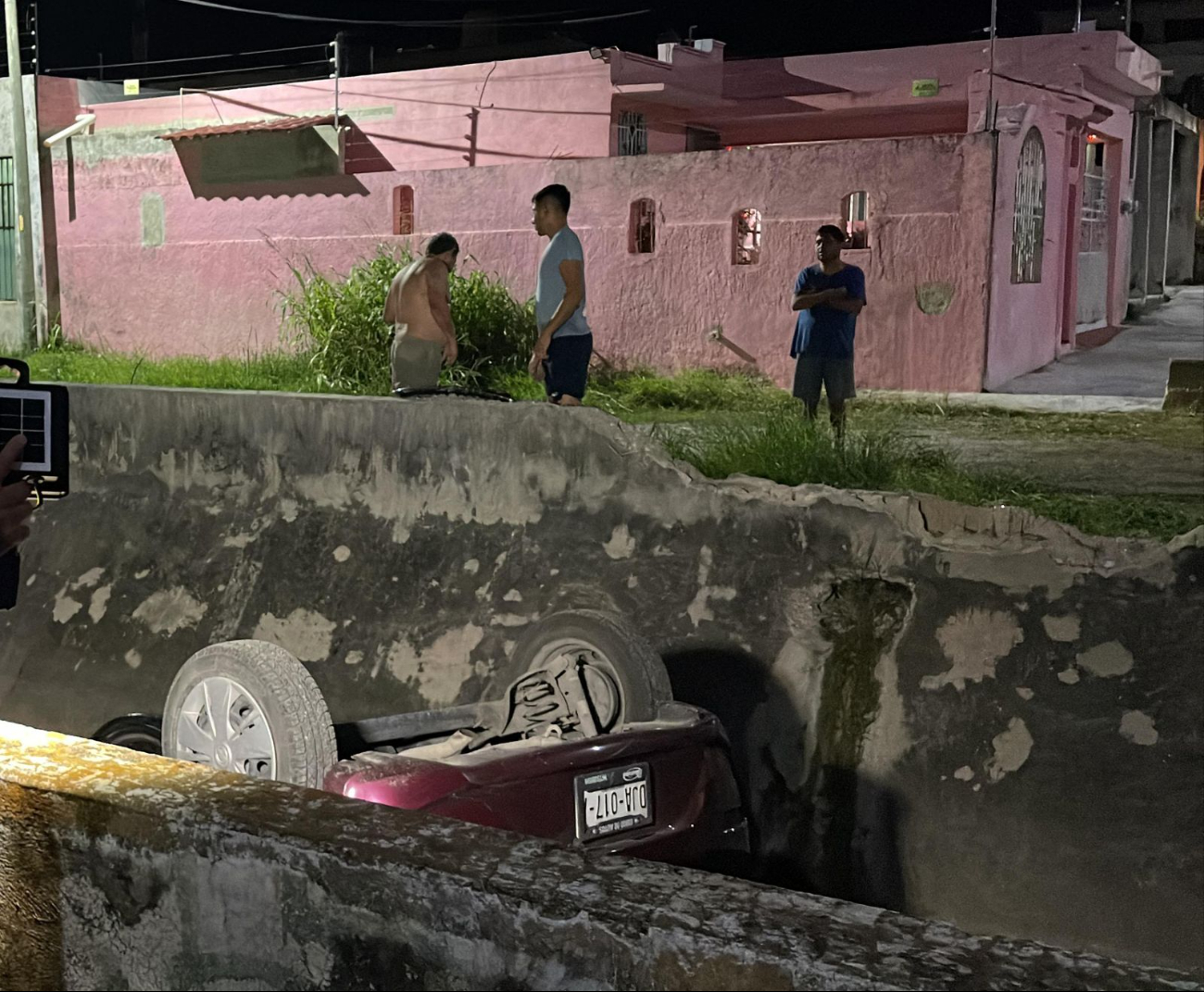 La mujer perdió el control de su coche