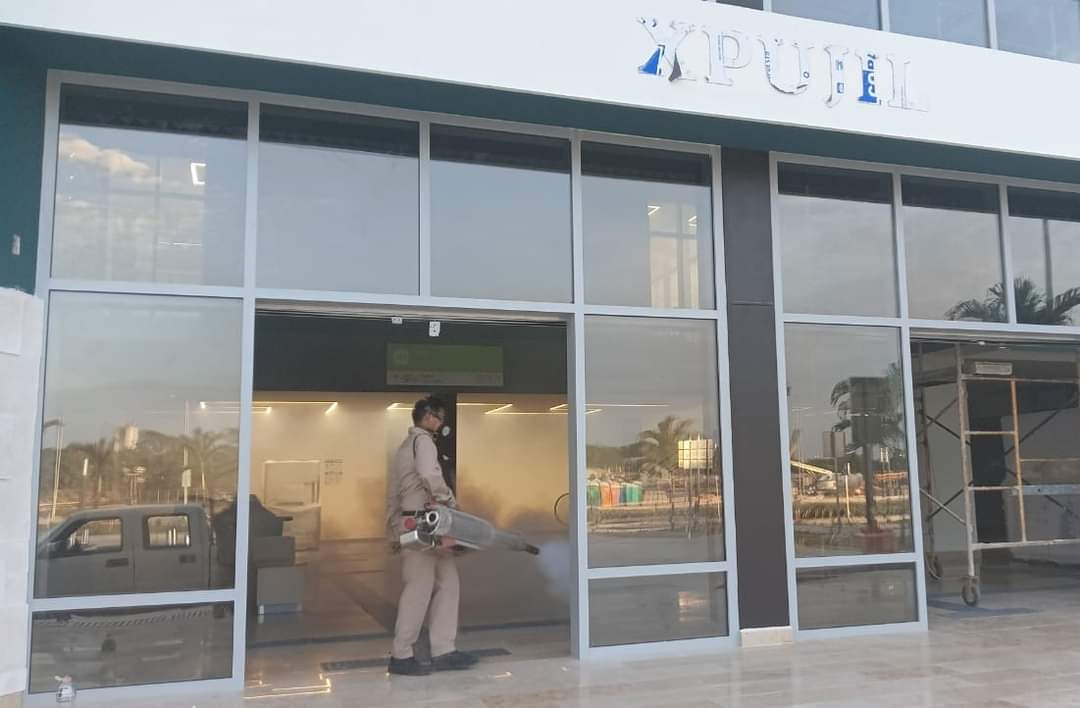 La Secretaría de Salud del Estado realizó nebulización en la Estación de Xpujil, en Calakmul. La Secretaría de Salud del Estado realizó nebulización en la Estación de Xpujil, en Calakmul.