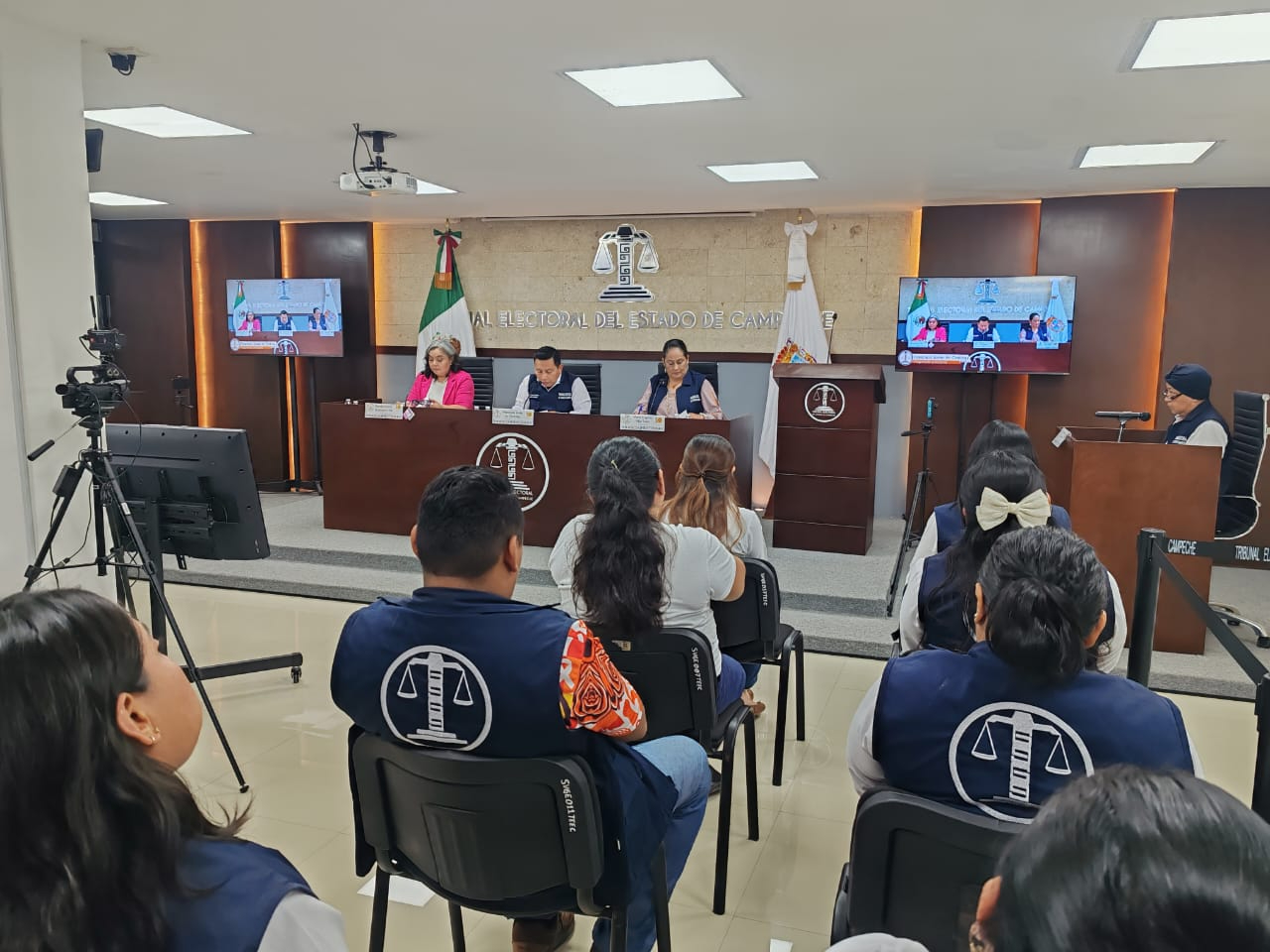 José Francisco Ocaña Ortega fue amonestado por publicar fotos de menores sin permiso José Francisco Ocaña Ortega fue amonestado por publicar fotos de menores sin permiso