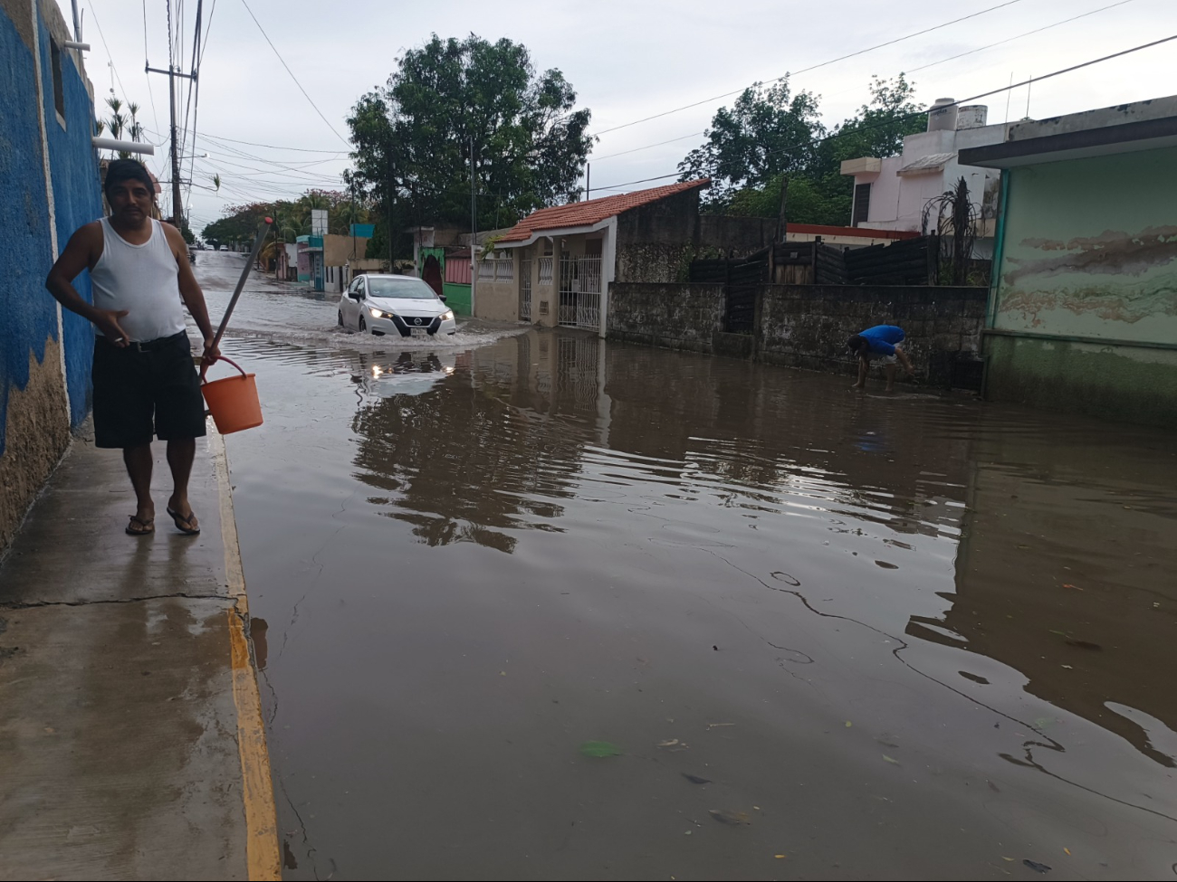 Familias señalan que se exponen a enfermedades derivadas de la humedad. Familias señalan que se exponen a enfermedades derivadas de la humedad.