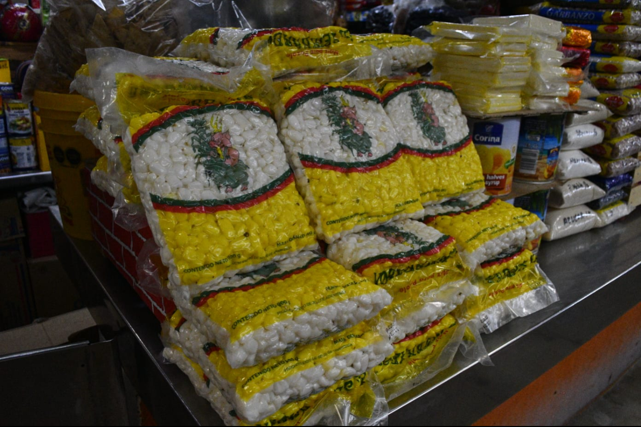Venta del maíz pozolero también está en el super