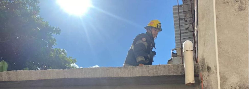 Al lugar arribaron elementos de bomberos Al lugar arribaron elementos de bomberos